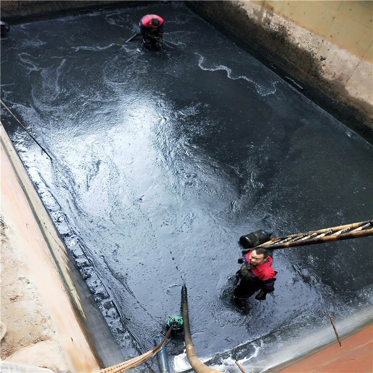 青松乡废水池清理