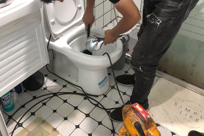 青松乡马桶堵塞自己疏通还是找师傅？专业上门服务让你省时更省心